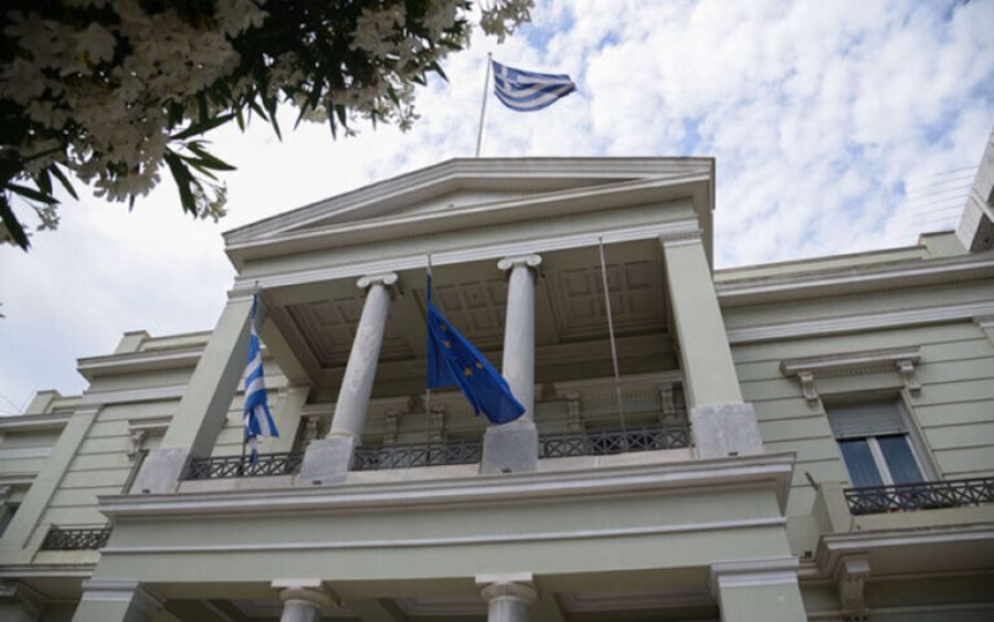 ΥΠ.ΕΞ.: Επιχείρηση εκκένωσης 16 Ελλήνων πολιτών από το Ιράν