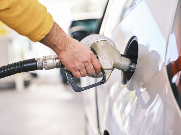 ΑΑΔΕ: Τέλος οι αγορές με απλές αποδείξεις λιανικής για επαγγελματική χρήση στα πρατήρια καυσίμων από 1ης Ιανουαρίου 2027