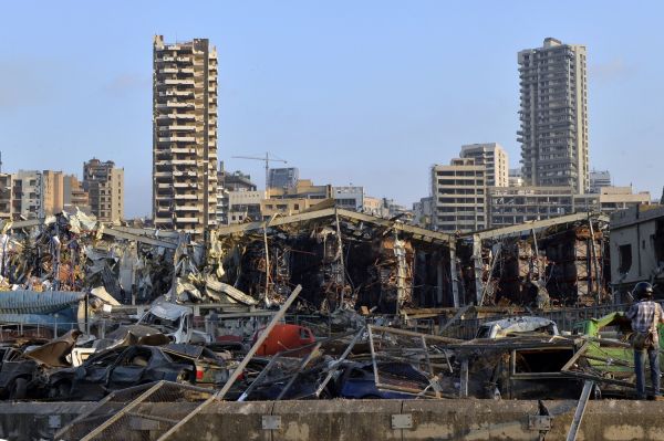 Βηρυτός: Πάνω από 78 νεκροί και 3.700 τραυματίες - Εξερράγησαν  2.750 τόνοι νιτρικού αμμωνίου (+Βίντεο)