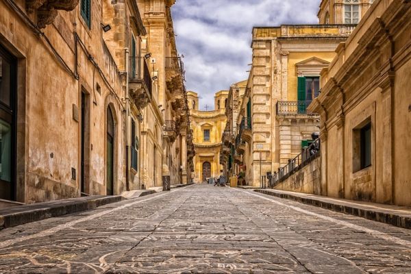 Πιλοτικά προγράμματα σε όλη την Ευρώπη δείχνουν ότι μπορούν να υπάρξουν πόλεις χωρίς αυτοκίνητα