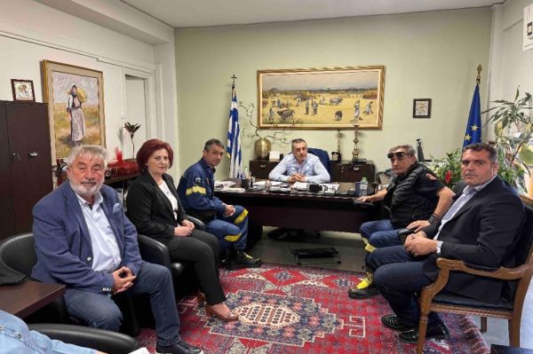 Συνάντηση της Ένωσης Υπαλλήλων Π.Σ. Δυτ. Θεσσαλίας με τον Περιφερειάρχη και τον Αντιπεριφερειάρχη Καρδίτσας