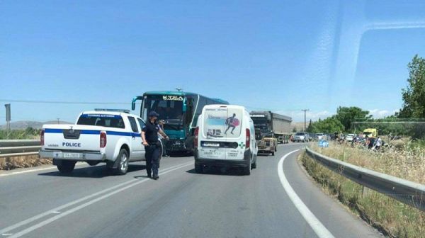 Τροχαίο ατύχημα, με εμπλοκή λεωφορείου στο ύψος του Σιδ. Σταθμού Φαρσάλων