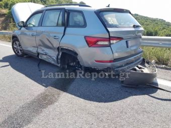 Στροφές Δομοκού: Αυτοκίνητο πέρασε στο αντίθετο ρεύμα και εμβόλισε άλλο όχημα με οικογένεια (+Φώτο)