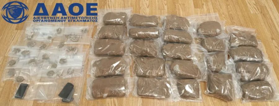 Συνελήφθησαν δύο άτομα που κατείχαν σε «καβάτζα» στον Αγ. Ι. Ρέντη πάνω από 13,5 κιλά ηρωίνης