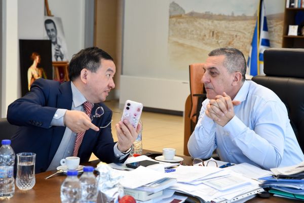 Συνάντηση του Περιφερειάρχη Θεσσαλίας Δημ. Κουρέτα με τον Πρέσβη της Κίνας στην Ελλάδα
