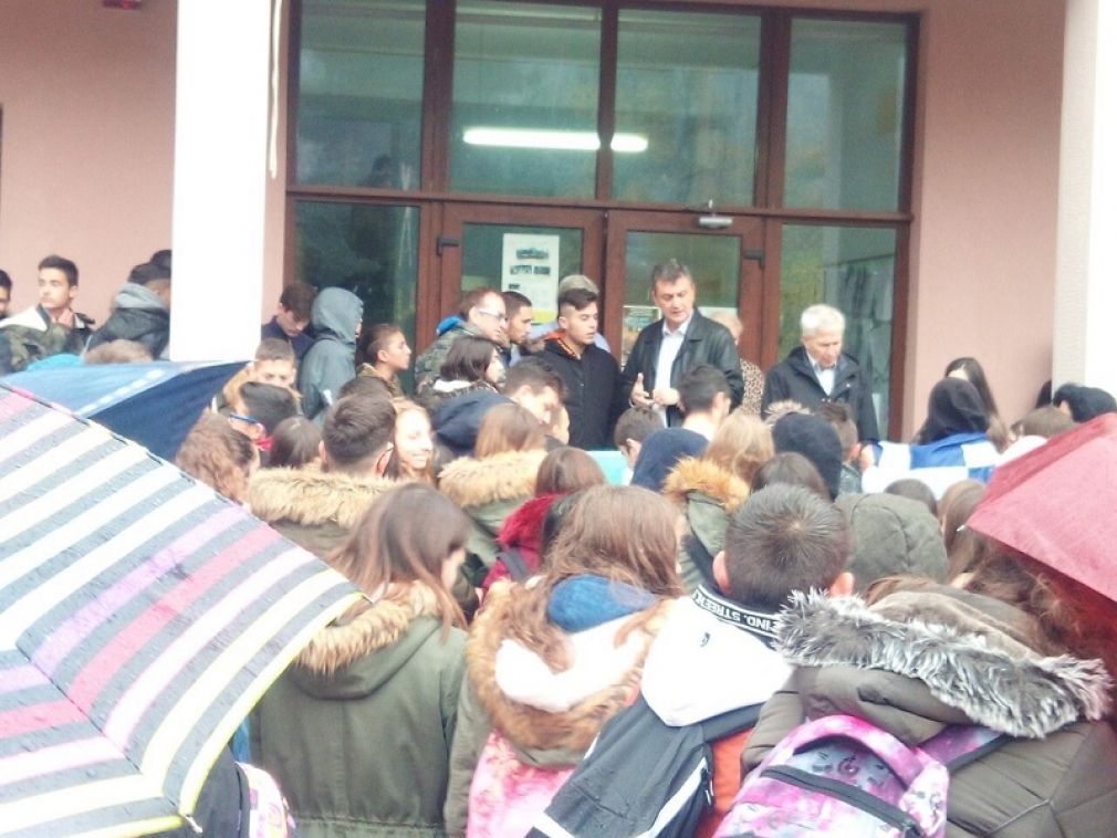 Στους δρόμους για τη &quot;Μακεδονία&quot; οι μαθητές του Γυμνασίου Μουζακίου