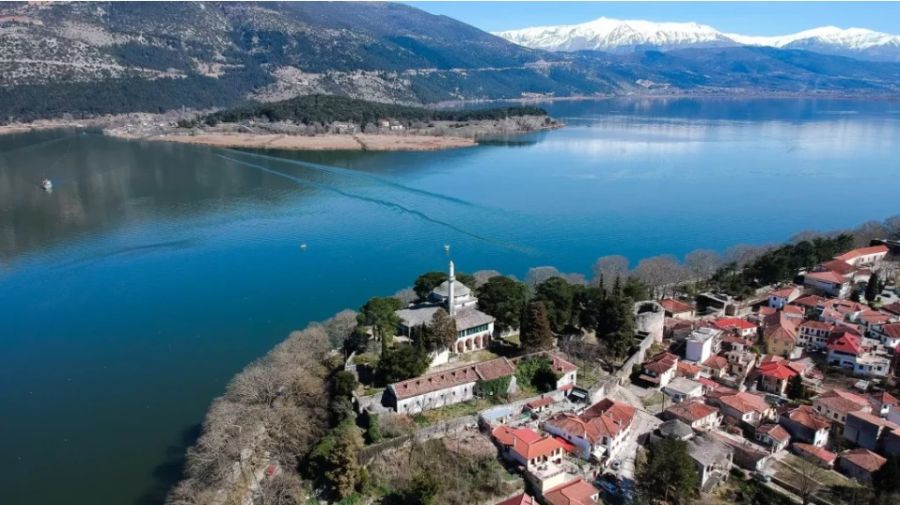 54χρονη διασώθηκε από τη λίμνη Παμβώτιδα