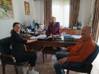 Υπεγράφη η σύμβαση για αποκαταστάσεις ζημιών και ασφαλτοστρώσεις σε Μουζάκι και Τοπικές Κοινότητες