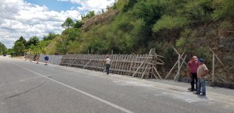 Σε εξέλιξη εργασίες κατασκευής τοιχίου αντιστήριξης στην Επ. Ο. Καρδίτσας - Μουζακίου