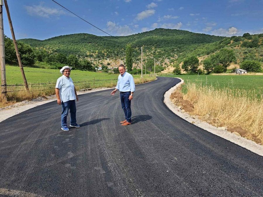 Ασφαλτοστρώθηκαν δρόμοι σε Καλλιφώνι και Μυρίνη