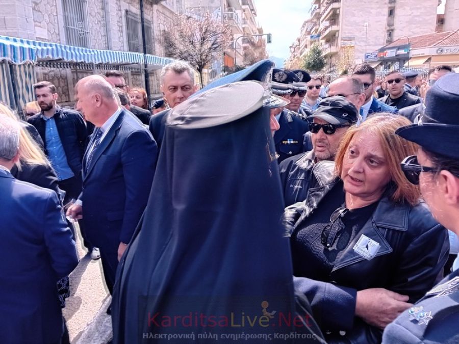 Δικαιοσύνη ζήτησαν από τους βουλευτές οι γονείς του Βάιου Βλάχου (+Βίντεο)