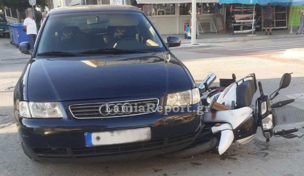 Λαμία: Τραυματίστηκε διανομέας σε τροχαίο - Το αυτοκίνητο του έκλεισε το δρόμο