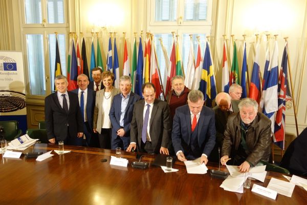 Δημ. Παπακώστας: "Έπεσαν οι Υπογραφές για Μνημόνιο Συνεργασίας Αναστήλωσης Κορακογεφυριου!"
