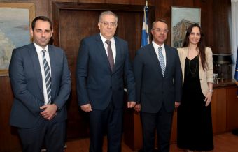 Θεοδωρικάκος – Σταϊκούρας: Υπέγραψαν τον ετήσιο προγραμματισμό προσλήψεων στο Δημόσιο