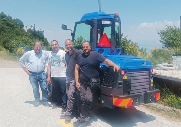 Πολυμηχάνημα για την εκτέλεση εξωτερικών εργασιών παρέλαβε ο Δήμος Λίμνης Πλαστήρα