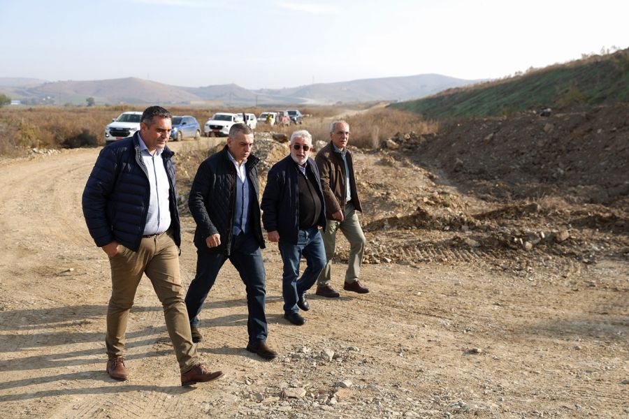 Αυτοψία Δημ. Κουρέτα στην παράκαμψη Συκεώνας, στα αντιπλημμυρικά Ενιπέα και Φαρσαλίτη και στη γέφυρα Καραβόπορου