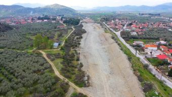 Σε εξέλιξη οι καθαρισμοί ρεμάτων σε πάνω από 10 χλμ. σε Συκούριο, Πουρνάρι και Ελάτεια