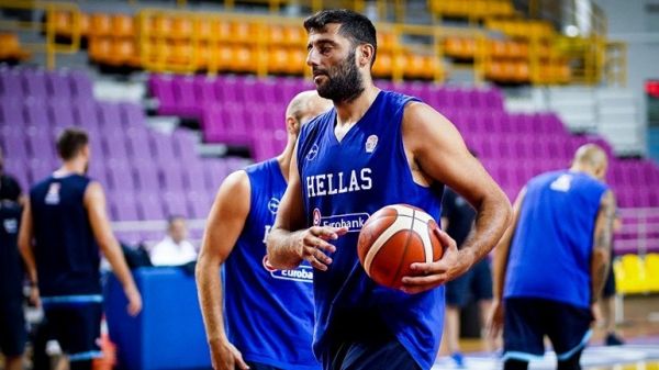 Μια "ανάσα" από το Περιστέρι ο Γιάννης Μπουρούσης!