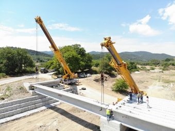 Σε εξέλιξη οι εργασίες κατασκευής της νέας γέφυρας στο Πουρί Αγιοκάμπου