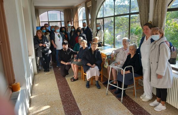 Επίσκεψη του Τομέα Υγείας, Πρόνοιας και Ευεξίας του Εσπερινού ΕΠΑΛ Καρδίτσας στο Γηροκομείο της Ιεράς Μητροπόλεως Καρδίτσας