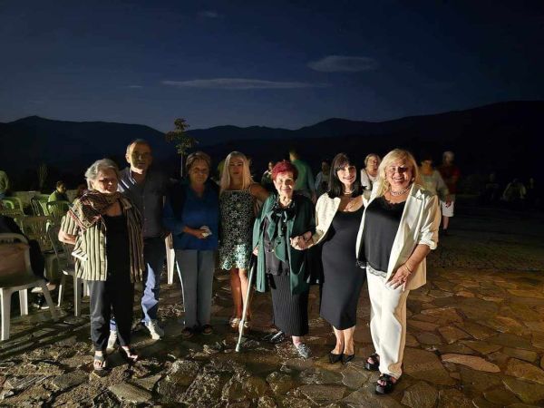Πρώτη βραδιά ποίησης στην Ρεντίνα κάτω από την πανσέληνο του Αυγούστου