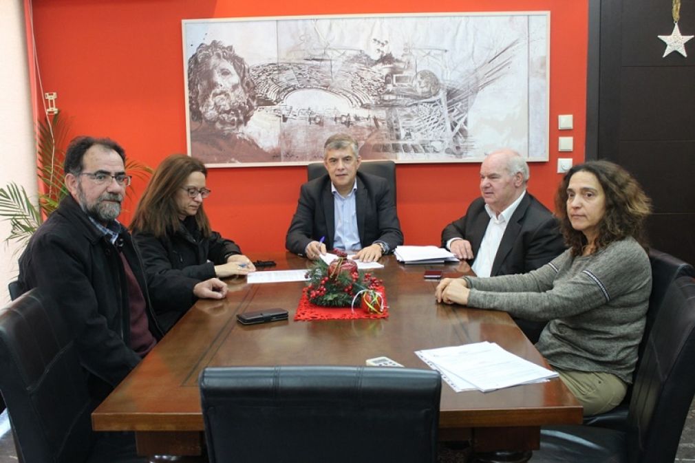 Υπογράφηκε η σύμβαση για το αντιπλημμυρικό έργο στον ποταμό Πάμισο στο Μουζάκι