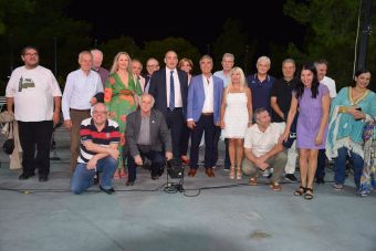 Πανθεσσαλική Στέγη: Οι Θεσσαλοί τίμησαν τον Παπαδιαμάντη σε θεατρική παράσταση στο Άλσος Βεΐκου