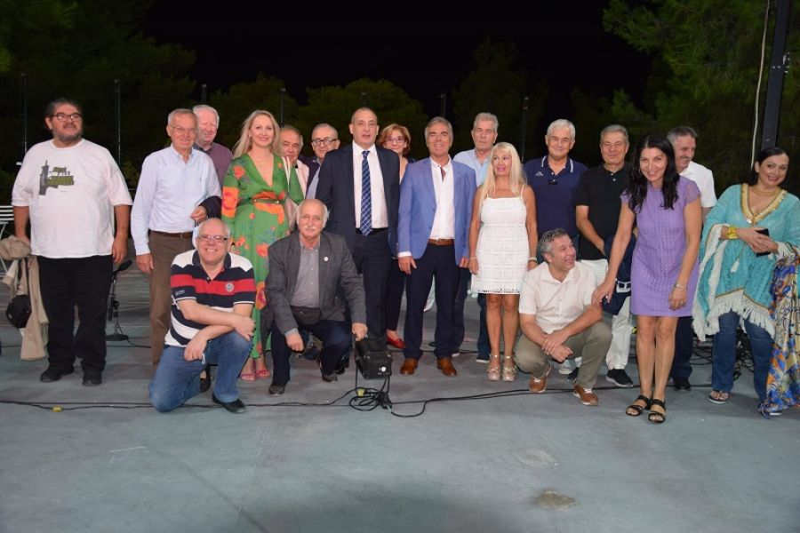 Πανθεσσαλική Στέγη: Οι Θεσσαλοί τίμησαν τον Παπαδιαμάντη σε θεατρική παράσταση στο Άλσος Βεΐκου