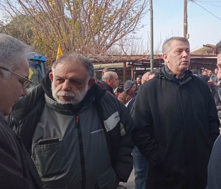 Ο επικεφαλής της ΛΑ.ΣΥ Θεσσαλίας, Τάσος Τσιαπλές, στο αγροτικό συλλαλητήριο της Αγιάς