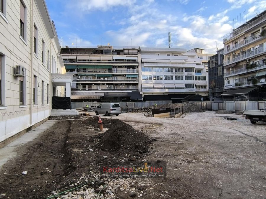 Πλατεία Δικαστηρίων: Με τροποποιήσεις στη μελέτη προχωρούν οι εργασίες μετά τις αντιδράσεις που ανέδειξε το KarditsaLive.Net (+Φωτο)