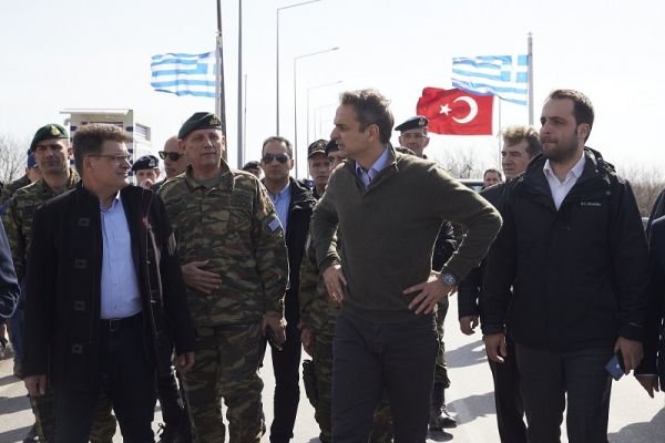 Επίσκεψη του Πρωθυπουργού Κυρ. Μητσοτάκη στα στρατιωτικά φυλάκια των Κήπων του Έβρου
