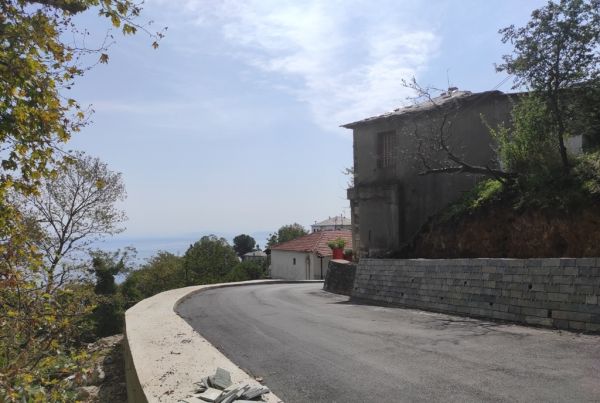 Εργασίες για την ενίσχυση της οδικής ασφάλειας στο τμήμα Καράβωμα - Πουρί