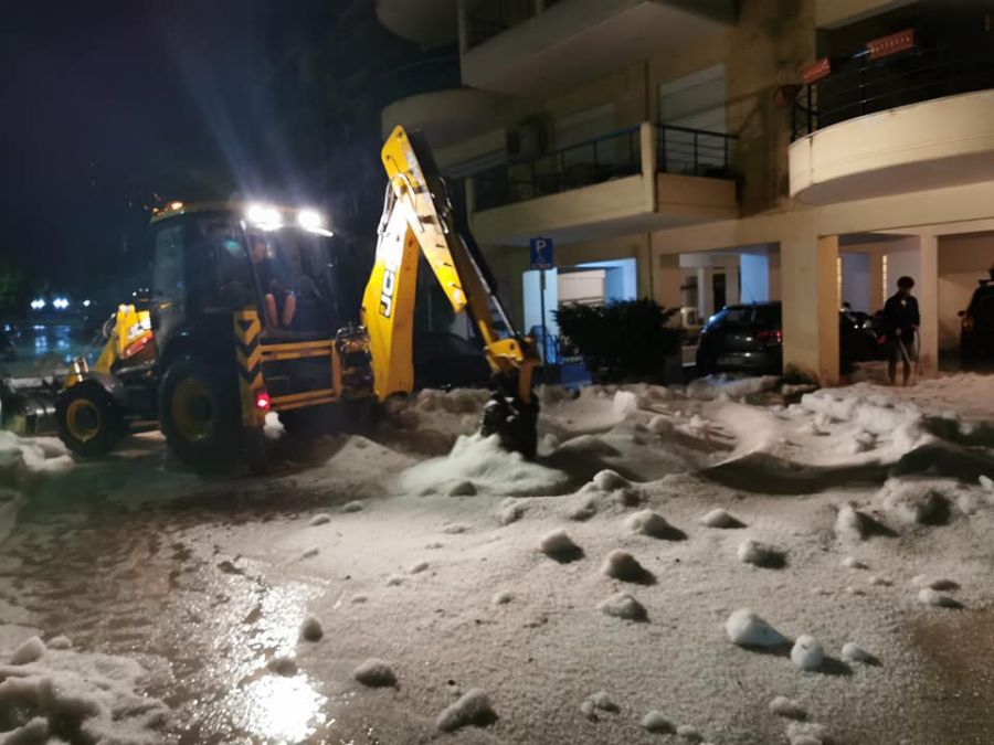 Απίστευτη χαλαζόπτωση στη Δράμα! - Βγήκαν τα μηχανήματα για να καθαρίσουν (+Φώτο)