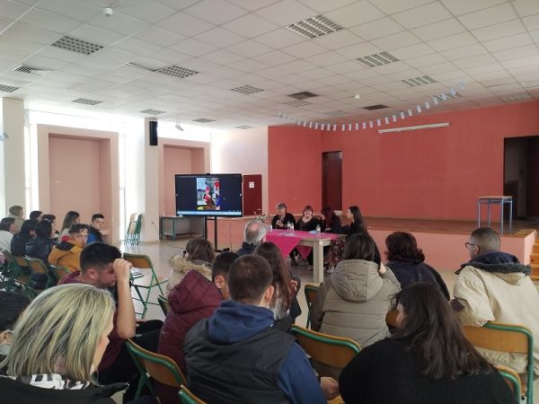 Παρουσίαση του βιβλίου «Αγαπώ-Αγγίζω» της Μαίρης Σύρρου στο ΕΕΕΕΚ Σοφάδων