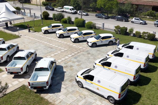 Δωρεά 12 οχημάτων για την Πολιτική Προστασία στην Περιφέρεια Θεσσαλίας