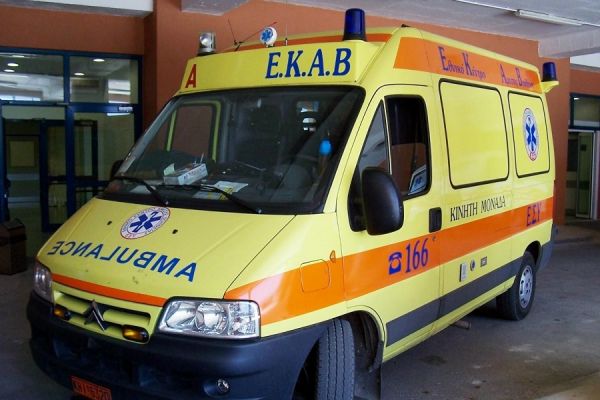 Ηλικιωμένος καταπλακώθηκε από φορτωτή στην Παλαιοκαρυά Τρικάλων - Τραυματίστηκε και ο χειριστής του