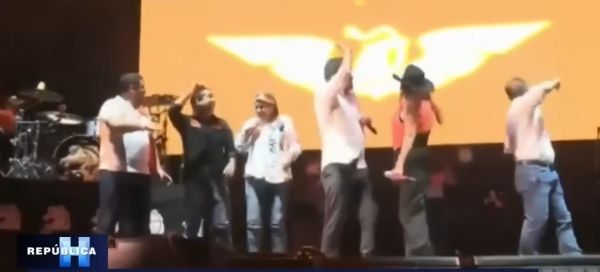 Μεξικό: Σκηνή καταρρέει εν μέσω προεκλογικής εκδήλωσης, πληροφορίες για έξι νεκρούς και δεκάδες τραυματίες (+Βίντεο)