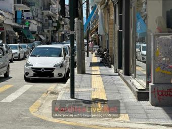 Ολοκληρώθηκε η ανάπλαση των πεζοδρομίων στην οδό Κουμουνδούρου - Κανονικά πλέον η διέλευση οχημάτων και πεζών (+Φώτο)