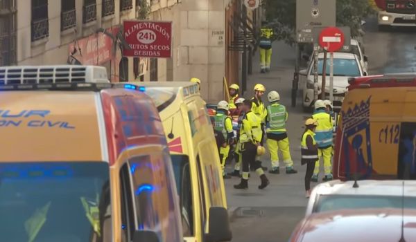 Δύο νεκροί και δύο αγνοούμενοι από την κατάρρευση κτιρίου στο κέντρο της Μαδρίτης (+Βίντεο)
