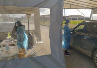 2 θετικά κρούσματα κορονοϊού έβγαλαν τα Rapid Tests στο γήπεδο των Σοφάδων