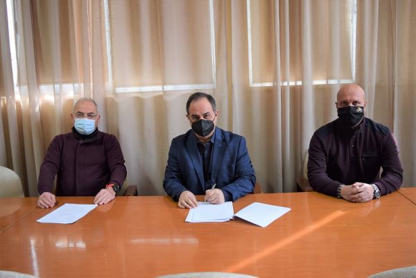 Υπεγράφη η σύμβαση της αγροτικής οδοποιίας στην Καρδίτσα και σε 15 Κοινότητες του Δήμου