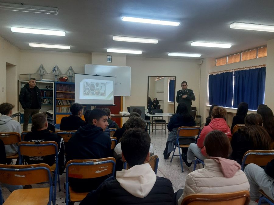 Ενημερωτική επίσκεψη στο 1ο Γυμνάσιο Μουζακίου από τη Σ.Μ.Υ. Τρικάλων