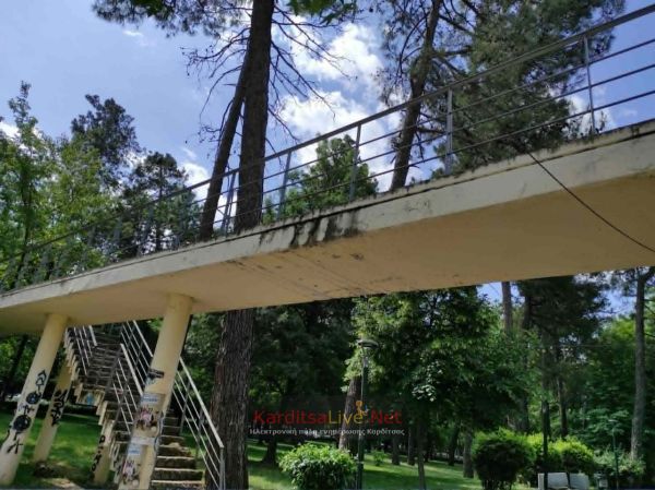 Σε κακή κατάσταση η «γέφυρα» - είσοδος του Παυσιλύπου από την Γαρδικίου - Απαιτεί παρεμβάσεις (+Φωτο)