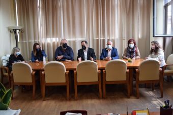 Δωρεάν μαθήματα σε 60 άπορους μαθητές του Δήμου Καρδίτσας - Προσφορά των Ιδιοκτητών Ξενόγλωσσων Φροντιστηρίων
