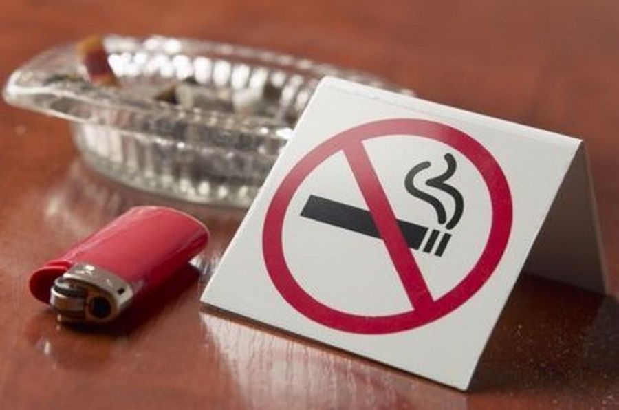 Αντικαπνιστικός νόμος: Στο ΣτΕ καταστηματάρχες – Ζητούν να αρθεί η απαγόρευση χρήσης καπνού
