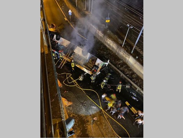 21 νεκροί και 15 τραυματίες από πτώση λεωφορείου από οδογέφυρα έξω από την Βενετία