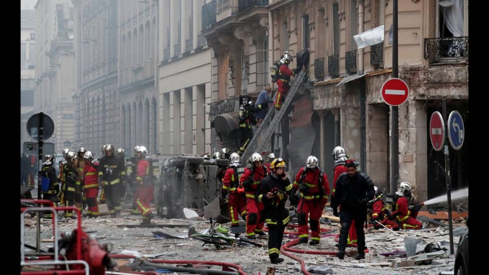 Τέσσερις νεκροί και δεκάδες τραυματίες μετά από έκρηξη στο κέντρο του Παρισιού (+Βίντεο)