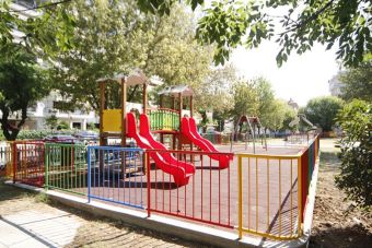 Υπογράφεται η σύμβαση για την ανακατασκευή οκτώ νέων παιδικών χαρών στο Δήμο Λίμνης Πλαστήρα