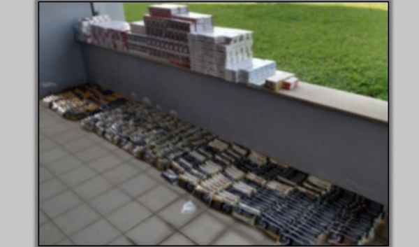 Σύλληψη άνδρα στη Λάρισα για εκατοντάδες πακέτα αφορολόγητα τσιγάρα και καπνό