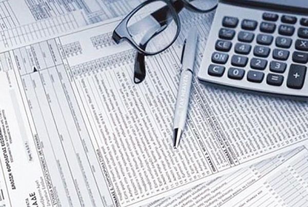 "Οδηγός" για το μέτρο του συμψηφισμού του 25% του ΦΠΑ για επαγγελματίες και επιχειρήσεις